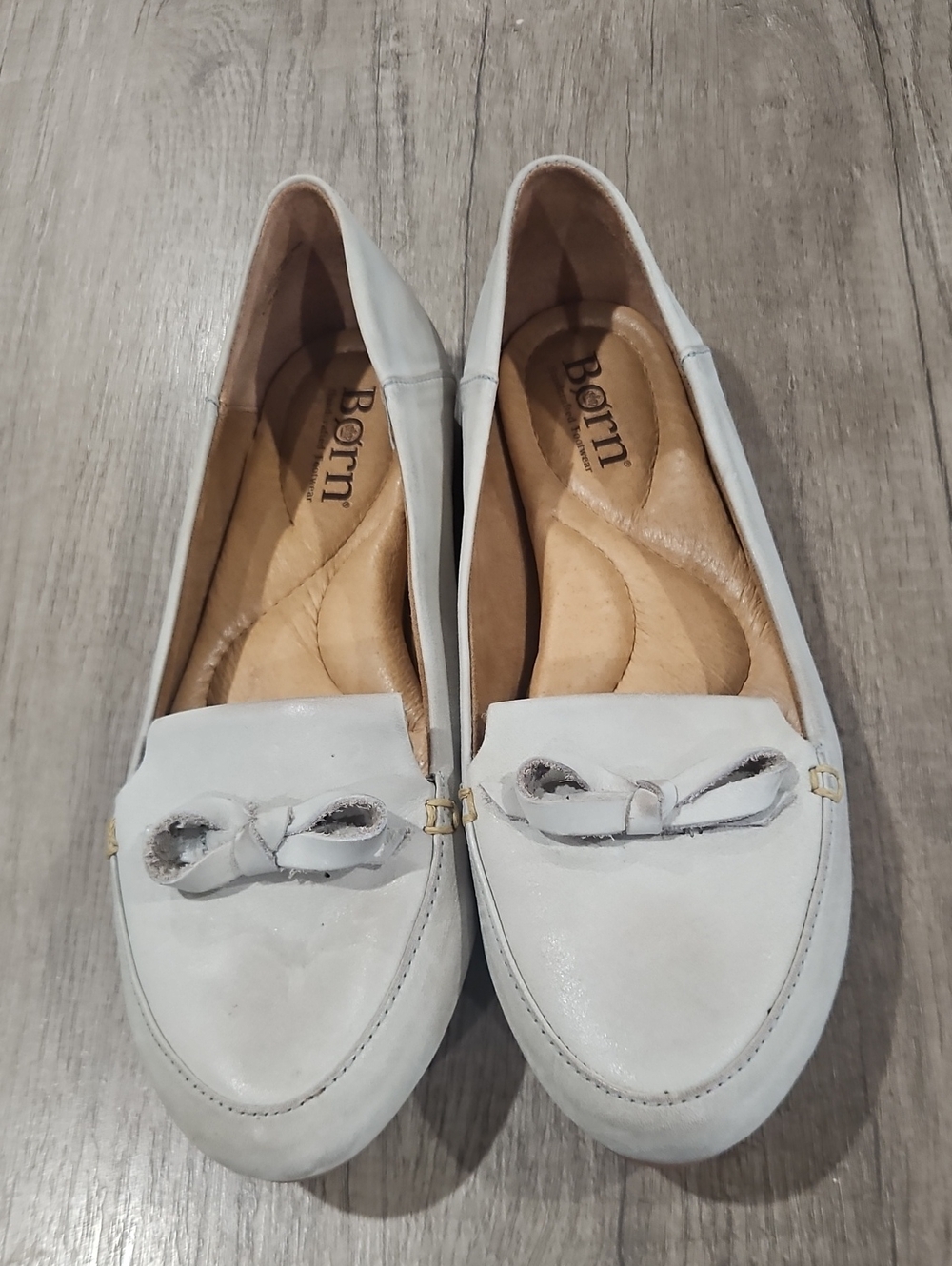 Born Women's White Leather Bow Slip-On Loafers size 7.5